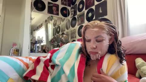 kennibby online show from April 17, 2026, 6:55 pm