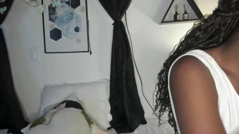 KENTHA  online show from March 26, 2026, 10:32 am