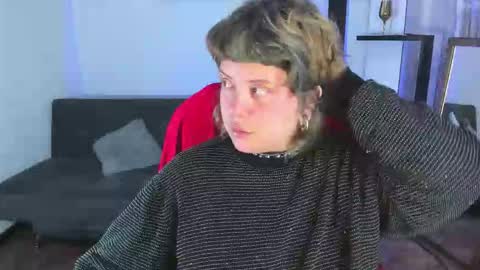 Kenzie online show from November 17, 2025, 4:40 am