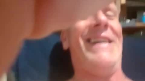 Snapshot of kerikpeter chatting on April 4, 2026, 12:24 pm kerikpeter online show from April 4, 2026, 12:24 pm