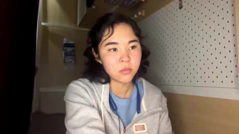 Jenny  online show from April 3, 2026, 9:18 am