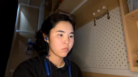 Jenny  online show from April 14, 2026, 9:59 am