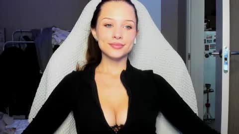 Snapshot of ketlinrous chatting on September 17, 2025, 2:52 pm ketlinrous online show from September 17, 2025, 2:52 pm