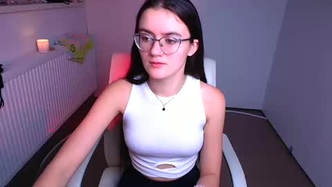 Snapshot of ketrin_pirsss chatting on December 5, 2024, 1:47 am Ketrin online show from December 5, 2024, 1:47 am