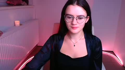 Snapshot of ketrin_pirsss chatting on December 7, 2024, 1:25 am Ketrin online show from December 7, 2024, 1:25 am