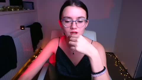 Snapshot of ketrin_pirsss chatting on December 30, 2024, 10:45 pm Ketrin online show from December 30, 2024, 10:45 pm