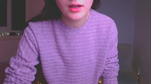 Snapshot of ketrin_pirsss chatting on January 7, 2025, 3:35 am Ketrin online show from January 7, 2025, 3:35 am