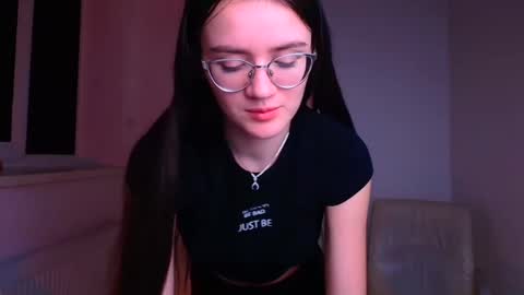 Snapshot of ketrin_pirsss chatting on January 11, 2025, 1:27 am Ketrin online show from January 11, 2025, 1:27 am