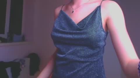 Snapshot of ketrin_pirsss chatting on January 27, 2025, 4:09 am Ketrin online show from January 27, 2025, 4:09 am