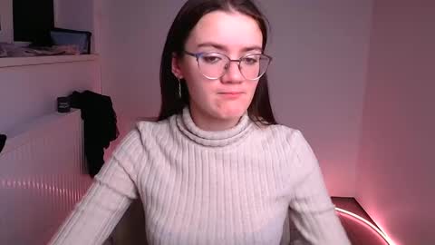 Snapshot of ketrin_pirsss chatting on February 10, 2025, 3:24 am Ketrin online show from February 10, 2025, 3:24 am