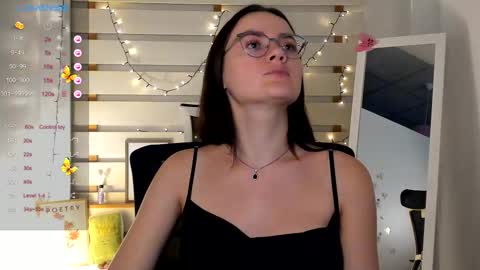 Snapshot of ketrin_pirsss chatting on September 14, 2025, 12:59 pm Ketrin online show from September 14, 2025, 12:59 pm