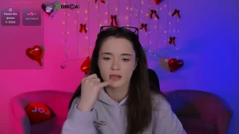 ketty_kitt online show from April 21, 2026, 7:06 pm