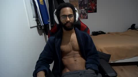 kevi4 online show from January 31, 2025, 1:43 am