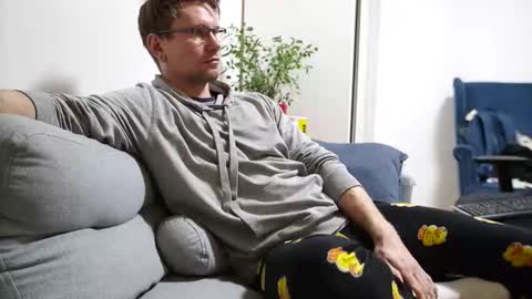 Kev online show from December 15, 2025, 7:23 am