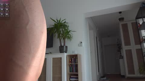 Snapshot of kevinandresxx chatting on February 13, 2026, 10:22 am Kevin online show from February 13, 2026, 10:22 am