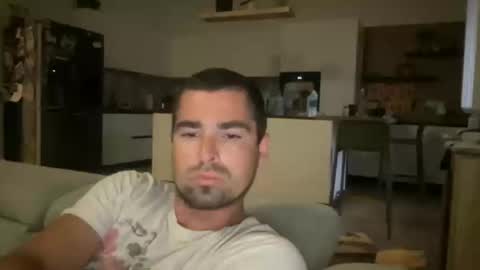 kevinpillobello online show from May 28, 2026, 6:49 pm