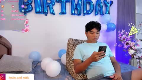 Snapshot of kevinxlvx chatting on February 19, 2026, 12:06 am kevin and ottis online show from February 19, 2026, 12:06 am