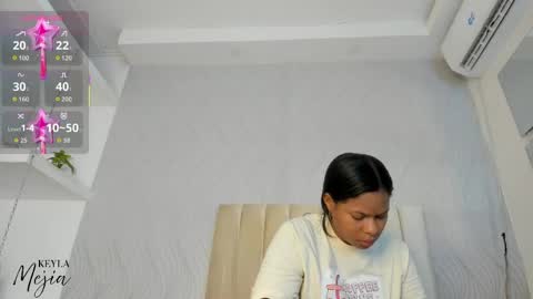Keyla  online show from May 17, 2026, 12:01 pm