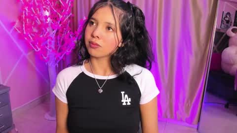 Keyla noa online show from November 28, 2025, 7:27 pm