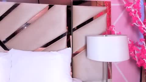 Keyla noa online show from April 14, 2026, 11:27 am