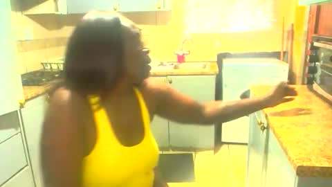 keysenbarxx19 online show from May 22, 2026, 9:59 am