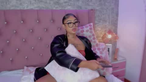 Khelany Isyy  online show from January 5, 2026, 5:27 pm