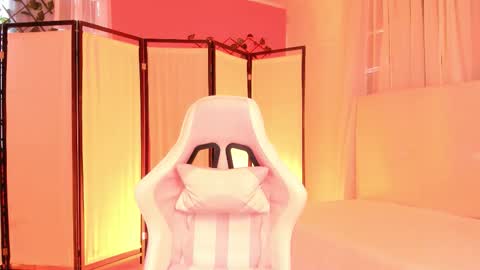 Snapshot of khloe_houston chatting on October 13, 2025, 12:27 pm Khloe online show from October 13, 2025, 12:27 pm