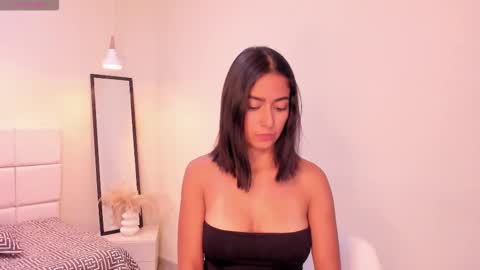 Snapshot of khloe_houston chatting on January 15, 2026, 12:32 pm Khloe online show from January 15, 2026, 12:32 pm