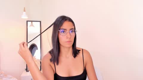 Snapshot of khloe_houston chatting on April 9, 2026, 1:49 pm Khloe online show from April 9, 2026, 1:49 pm