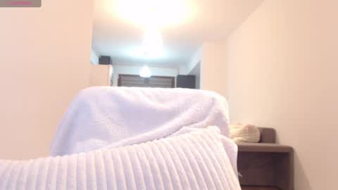 Snapshot of khloe_star chatting on March 6, 2025, 5:11 pm Khloe online show from March 6, 2025, 5:11 pm