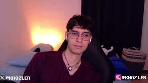 khozler_ online show from December 20, 2025, 3:02 am