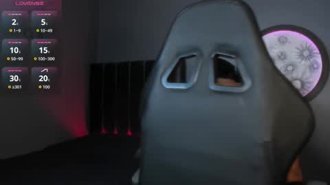 Khriss brown online show from November 27, 2025, 8:44 pm