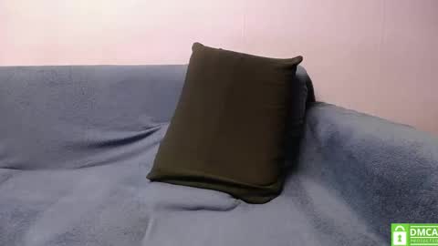 Snapshot of kiabigdick chatting on February 7, 2026, 2:59 am Hey Im Ivan everyday online 9am to 6pm 6 GMT Help me Reach K FollowerslPut your finger up online show from February 7, 2026, 2:59 am