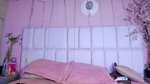    N         M online show from September 28, 2025, 1:38 pm