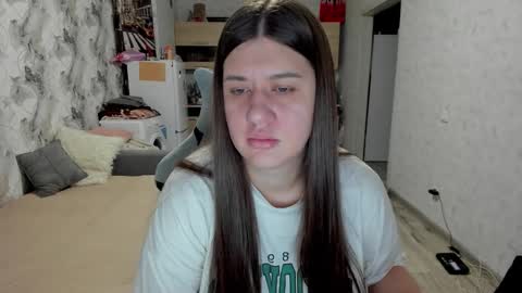 kianna_dior_ online show from November 16, 2025, 11:27 am