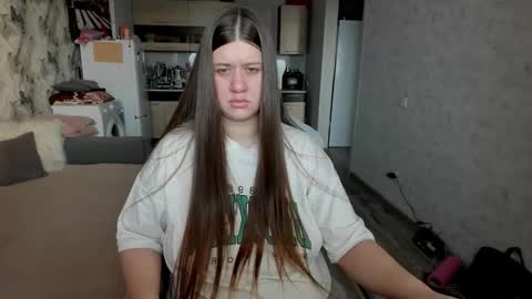 kianna_dior_ online show from November 24, 2025, 9:31 am