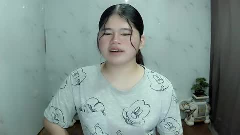 Your SweetGirl Ts online show from February 17, 2025, 1:10 pm