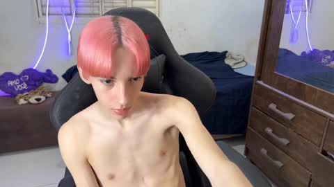 Snapshot of kiantwink chatting on September 27, 2025, 10:48 pm kiantwink online show from September 27, 2025, 10:48 pm