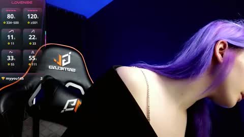 Kira online show from November 7, 2025, 9:04 pm