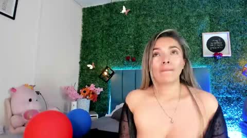 Snapshot of kiaraa88 chatting on May 23, 2026, 8:24 pm Valery online show from May 23, 2026, 8:24 pm