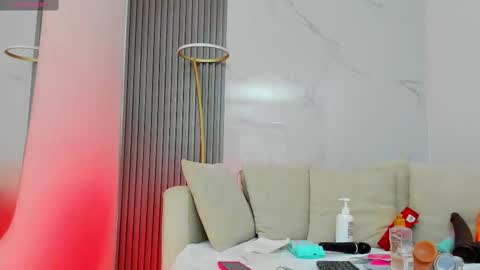 kiaratentation online show from October 22, 2025, 7:35 pm