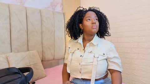 Snapshot of kiarazafira chatting on October 4, 2025, 10:46 am kiarazafira online show from October 4, 2025, 10:46 am