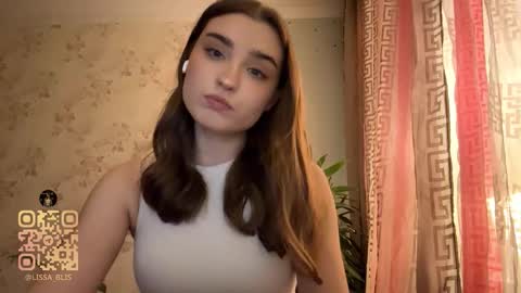 Ola my name is Lissa  Lets hit 10 Thumbs Up together   online show from February 3, 2026, 8:47 pm