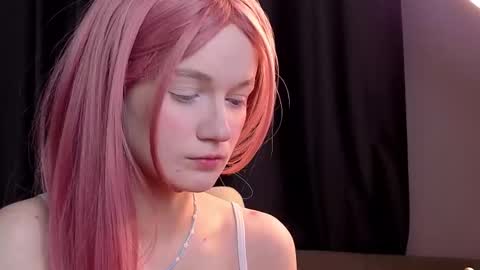 kiki_blue_eyes online show from January 13, 2026, 4:29 am