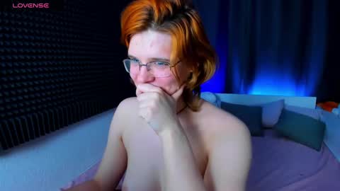 Kiki online show from December 16, 2024, 1:11 pm