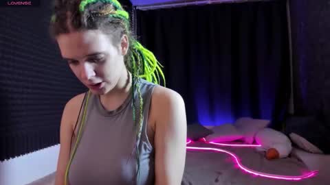 Kiki online show from October 24, 2025, 10:55 am