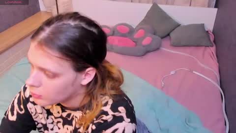 Kiki online show from March 15, 2026, 10:43 am