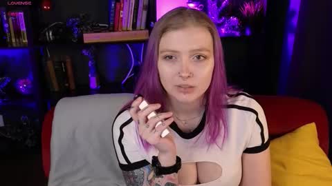 Kiki online show from February 5, 2026, 9:41 pm