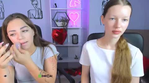 Snapshot of kiki_swan chatting on September 17, 2025, 5:53 am kiki_swan online show from September 17, 2025, 5:53 am