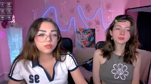 kiki_swan online show from May 23, 2026, 7:18 pm